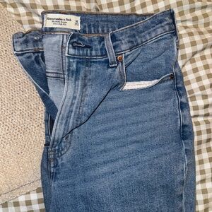 Abercrombie & Fitch Men's Slim Jeans in Denim Blue